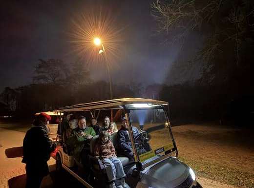 Rundfahrt mit dem Elektro-Cart durch den abendlichen Revierpark Wischlingen beim netten Abend der Qualitätsroute, 3. März 2026
